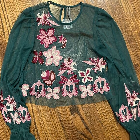 Anthropologie The Layla Long Sleeve appliqué Mesh Blouse in Green - Picture 3 of 4